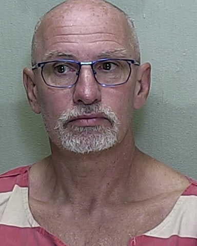 Swilley enfrenta cargos de homicidio premeditado en primer grado y manipulación de evidencia, según las autoridades.