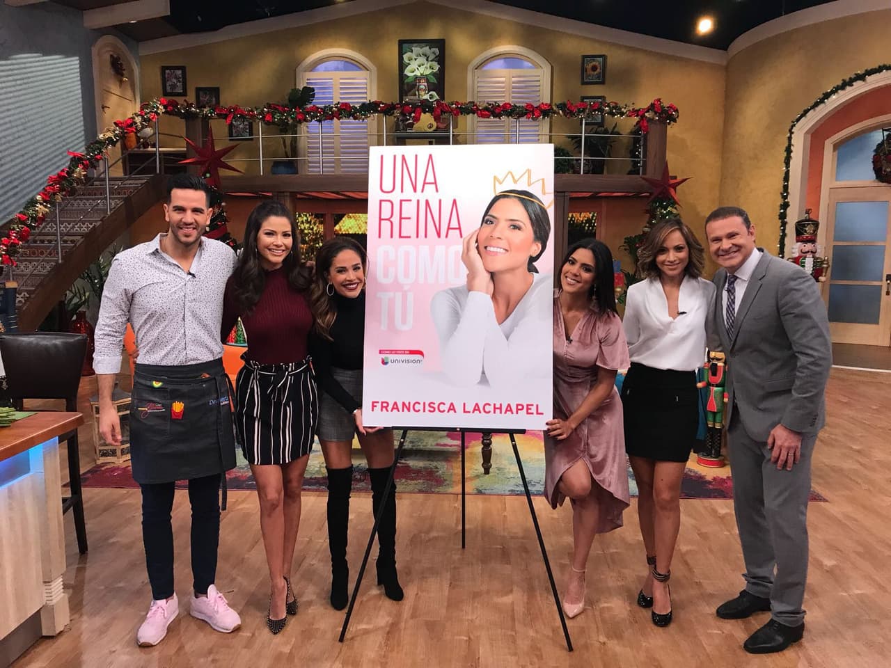 La foto del recuerdo no podía faltar, todos querían celebrar junto a esta reina soñadora.