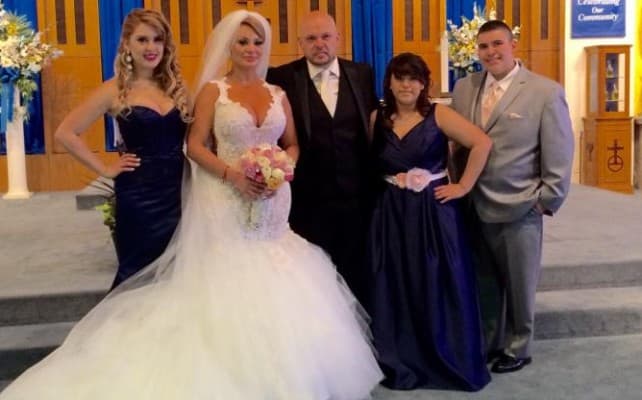 Los hijos de la pareja los acompañaron, Marisol, hija de la cantante y Natalie y Alberto, hijos del novio.