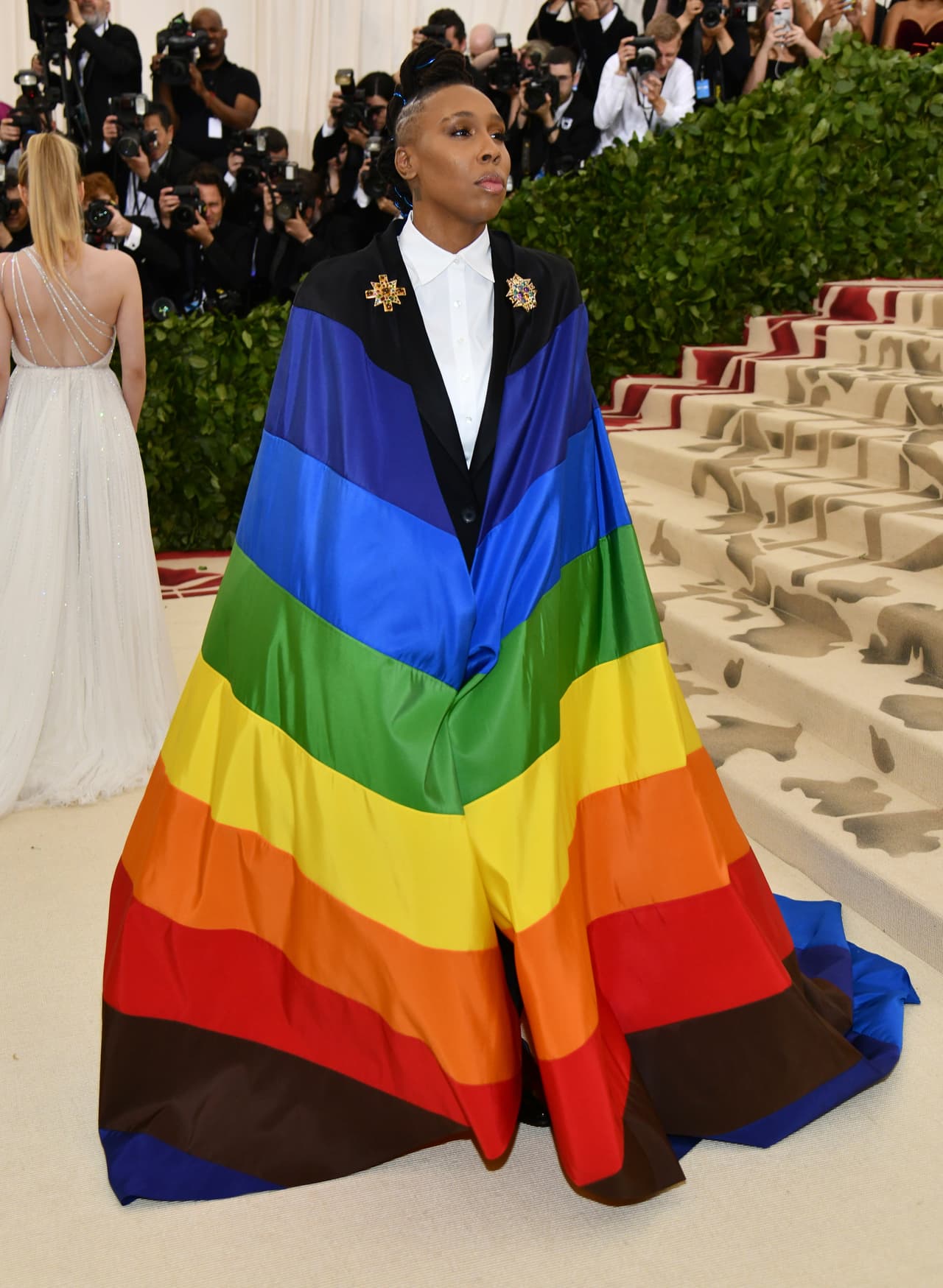 Y la capa multicolor de Lena Waithe.