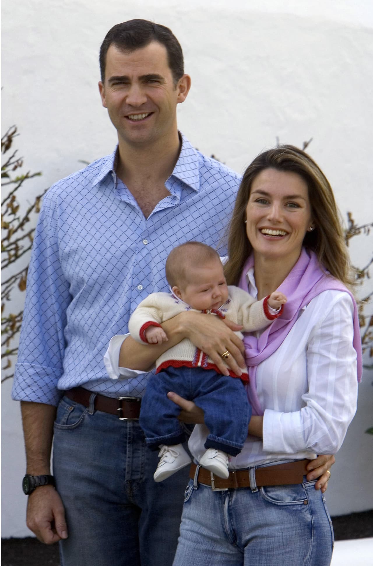 Mientras que la reina deberá viajar a París para presentarse en el Congreso Mundial del Cáncer.