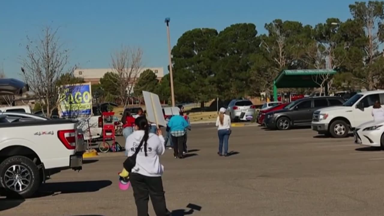 Hinojosa lidera primaria demócrata en Texas frente a Abbott con gran movilización