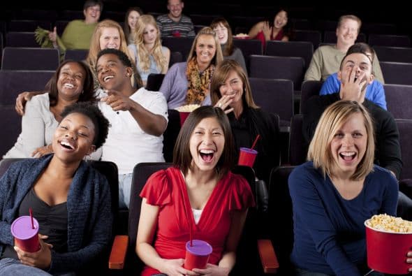 Tampoco empieces a quejarte por escenas violentas o desagradables: tu rumoreo permanente es súper fastidioso.