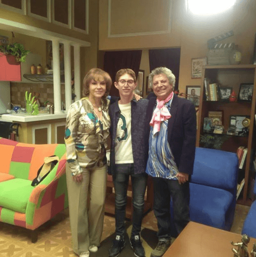 Benito confirmó su regreso con esta linda fotografía junto a sus padres, Lorena y Fankie Rivers.
<br>