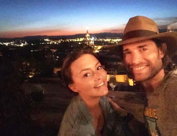 Pero el viaje a la Riviera Maya no fue el único, también visitaron uno de sus pueblos favoritos en el Estado de Guanajuato: "Puebleando en uno de los lugares más hermosos de México San Miguel de Allende, Qué bonito es lo bonito, Te amo mi cielo", compartió Sebastián a través de las redes sociales.