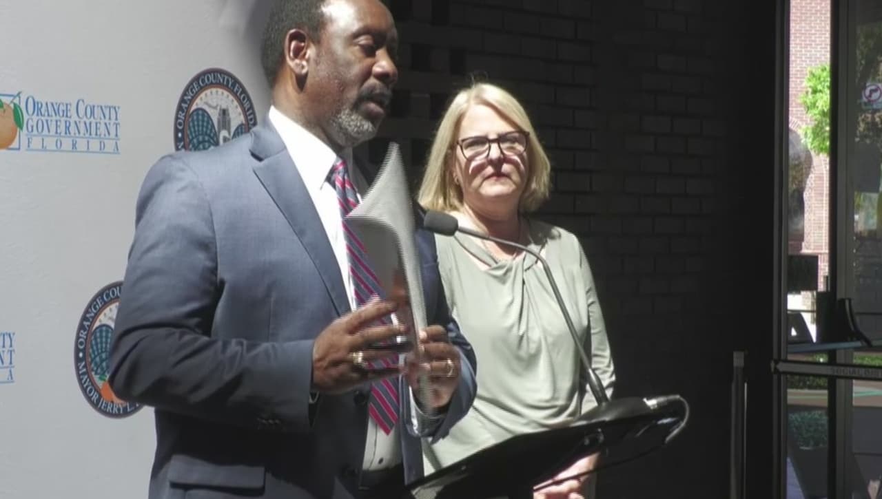 Alcalde del condado Orange amenaza con cancelar acuerdo con ICE: esto es lo que pide