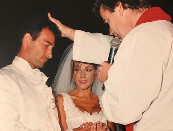 La pareja de actores llegó al altar el 3 de abril de 1998, cuando ya habían tenido a Oriana, su primera hija.