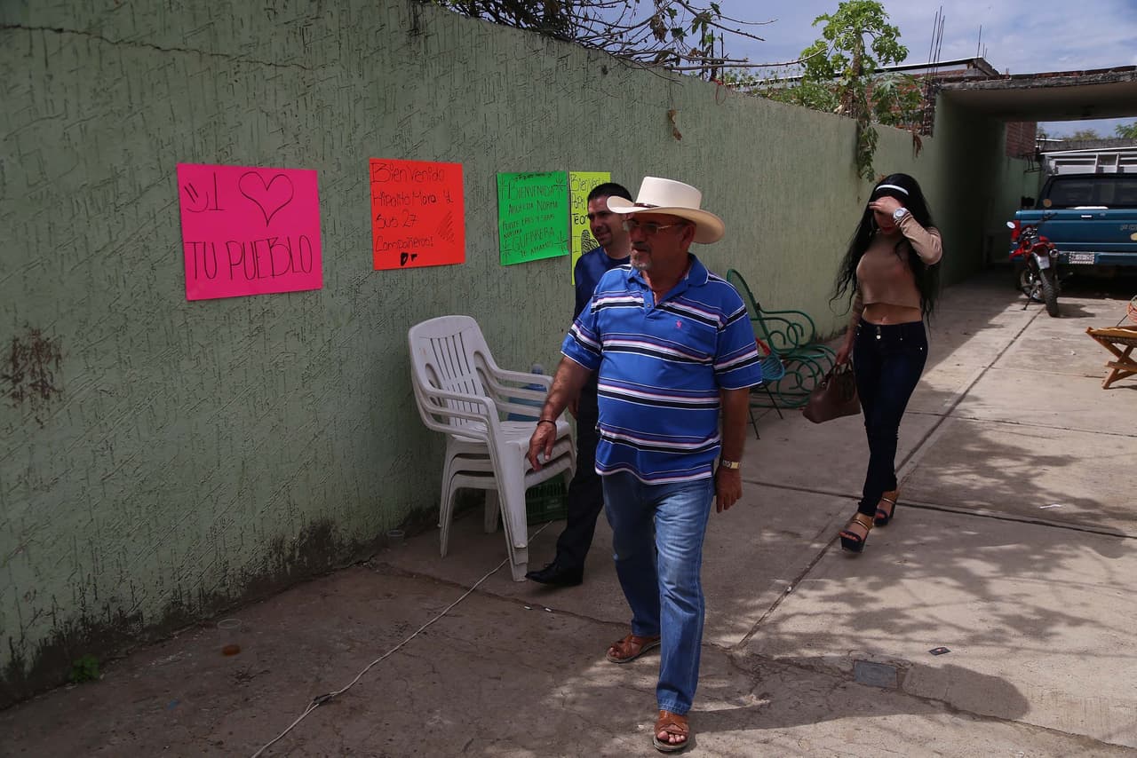 Setencian a un año de prisión al fundador de autodefensas de México