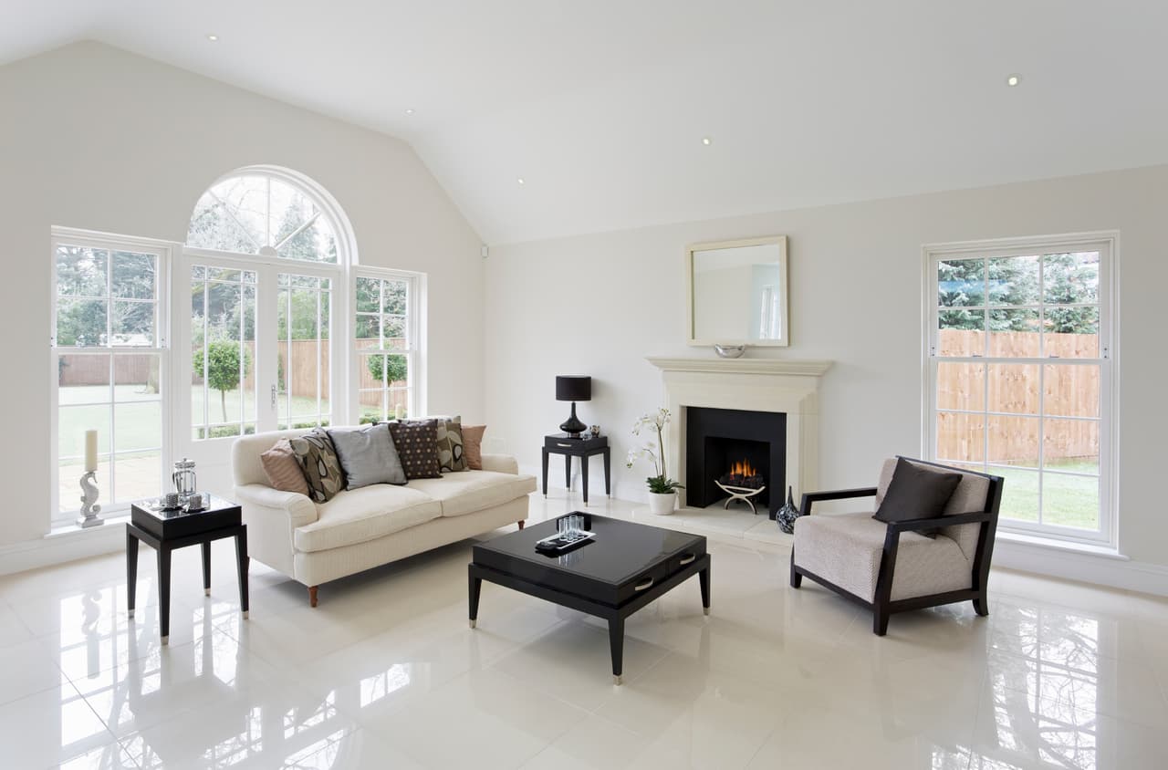 Además, conservar tu espacio limpio y ordenado es una manera de respetar tu vida y tu entorno, dándole valor a cada cosa que hay en un hogar, porque has luchado muchísimo para tener cada pieza de ropa que cuelga en tu closet o que se derrama del cesto de ropa sucia. A todo en tu vida ponle cariño, empezando por ti, recuerda que siempre se dice que como tienes tu casa, tienes tu vida, así que dale orden, dale limpieza y así lograrás el equilibrio por dentro y por fuera.
<br>