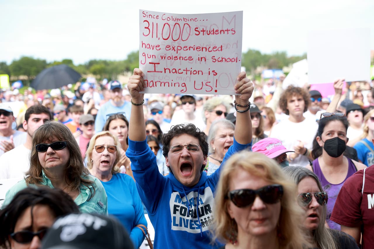 El evento, que fue organizado por la adolescente de 16 años, Zoe Weissman, tiene un significado especial en Parkland, ya que fue en ese lugar donde un grupo de adolescentes fundó la primera marcha, tras la masacre en la escuela Marjory Stoneman Douglas, en la que murieron 17 personas y otras tantas resultaron heridas.
<br>