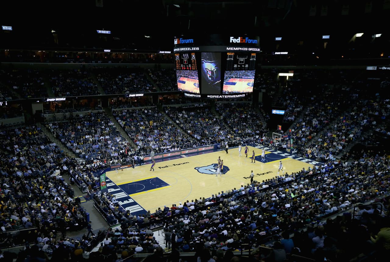 Desde el 2001 la franquicia se alojó allí y actualmente juega en el FedExForum sus partidos de local en la NBA.
