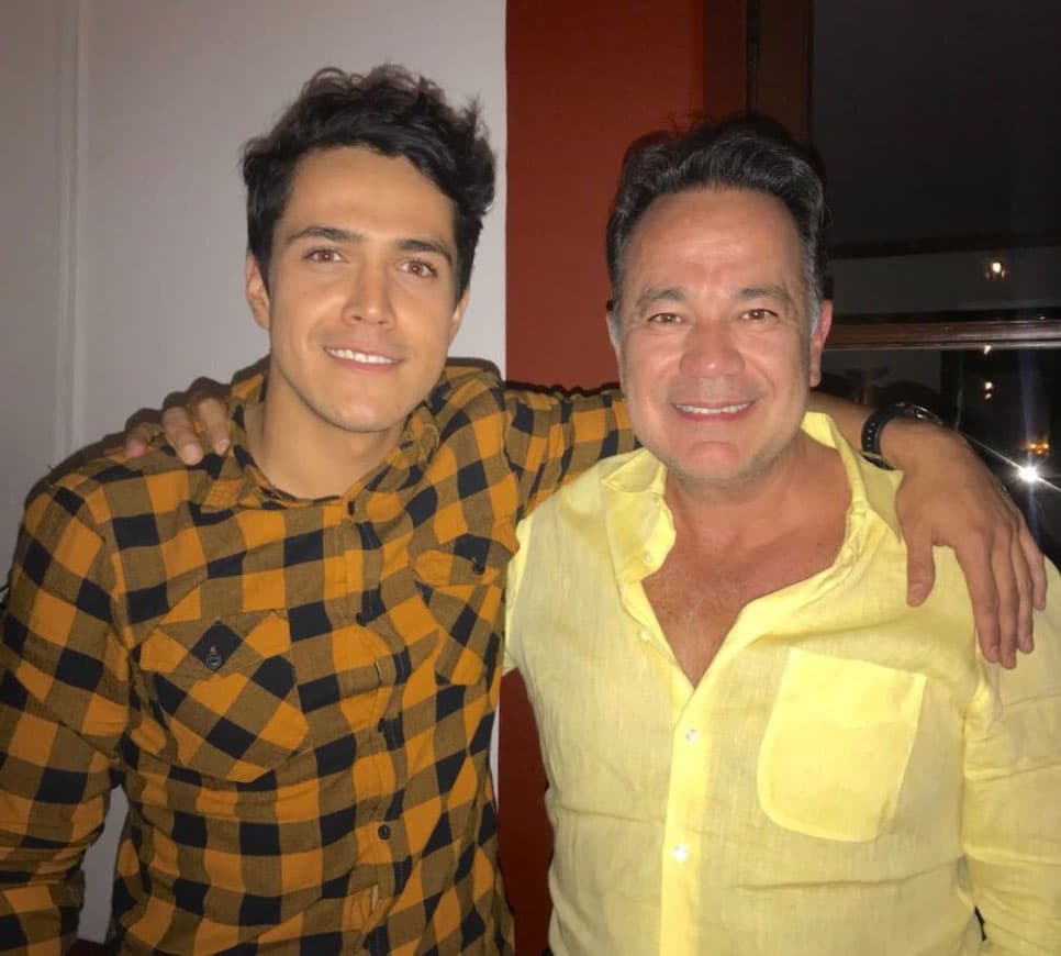 <b><a href="https://www.univision.com/novelas/pasion-y-poder/jorge-es-el-tercero-en-discordia-entre-regina-y-david-fotos">Mario Morán</a></b> es otro de los galanes de la historia, él hará pareja con Geraldine Galván.