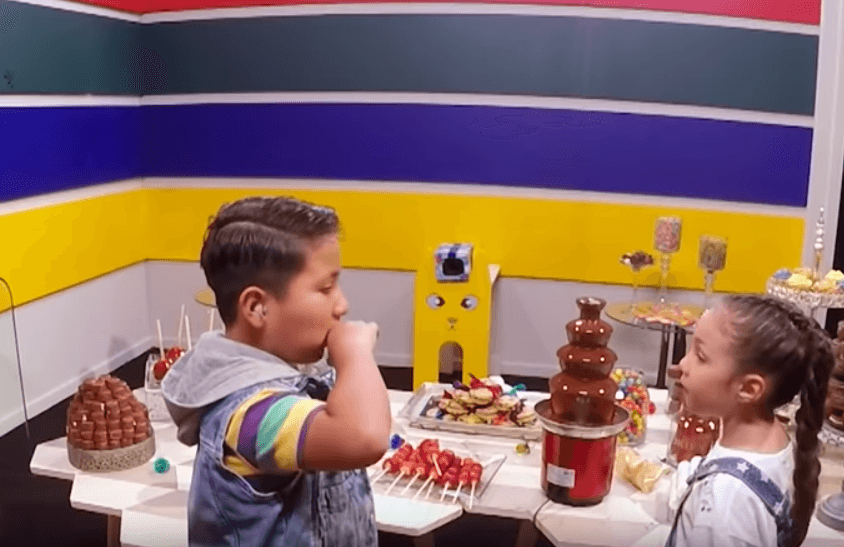 Min Albertano tenía que inducir a los capitanes de los cuatro escuadrones a desobedecer la orden de Albertano de no comer los dulces y chocolates de un set.