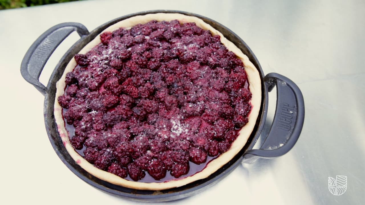 La tarta de zarzamoras que puedes preparar en tu asador