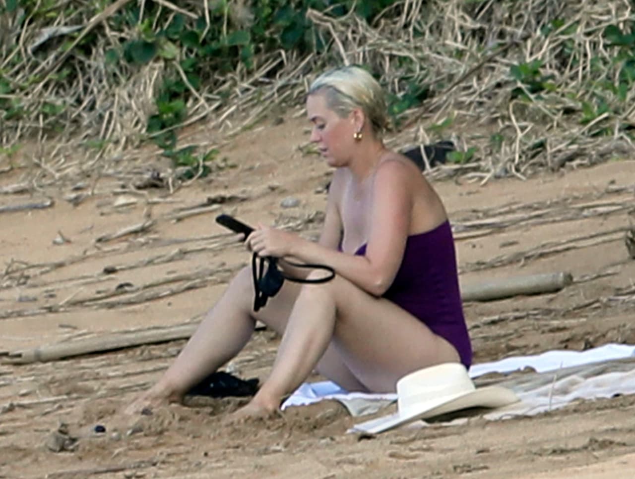 La pareja se comprometió el Día de San Valentín de 2019, pero hasta la fecha 
<b><a href="https://www.univision.com/famosos/esta-es-la-razon-por-la-que-orlando-bloom-cree-que-su-matrimonio-con-katy-perry-sera-para-siempre-fotos" target="_blank">no han podido casarse</a></b>. Tenían pensado contraer nupcias en marzo pasado, pero lo pospusieron por la pandemia.
<br>