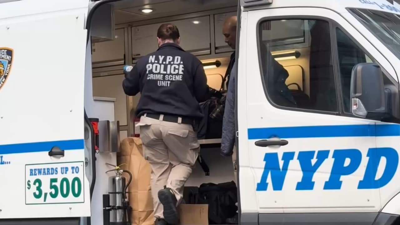 Muere niña de 8 años en Brooklyn; la hallaron inconsciente dentro de una casa