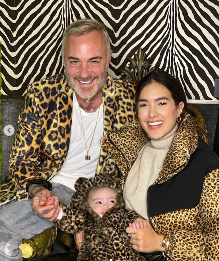 El atuendo de Gianluca Vacchi y su familia le hizo recordar a la actriz mexicana su famoso personaje de 'La Nacaranda' que interpretaba en el show de comedia 
<b>La Hora Pico </b>al lado de Adrián Uribe, 'El Vitor'. 
<br>