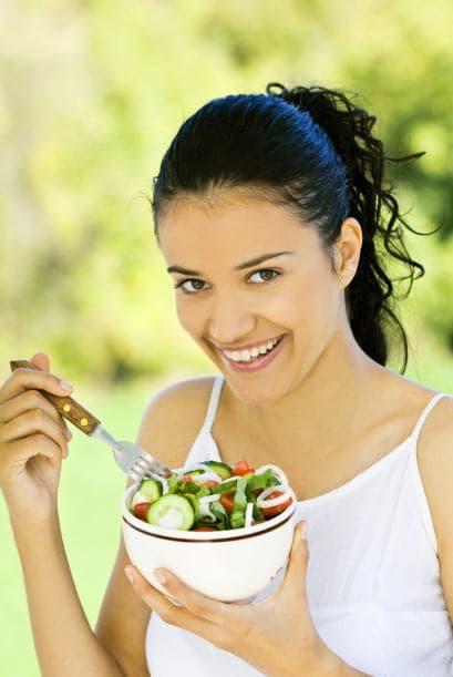 Dieta más sana. Varios estudios han demostrado que mantener una alimentación con más ingredientes naturales podría disminuir la depresión en un 30 a 50 por ciento, según la publicación.