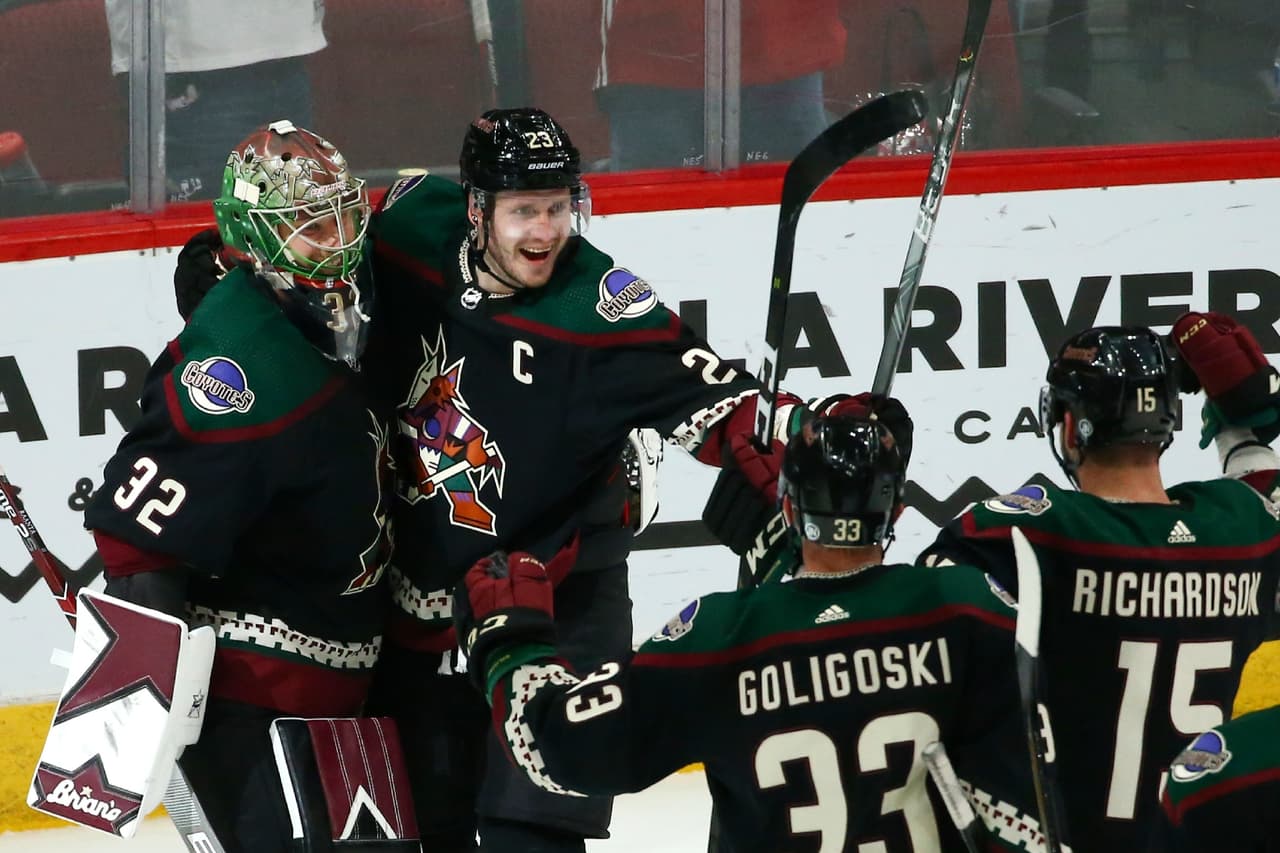 Por primera vez en la historia de la NHL nombran a un latino como presidente y CEO