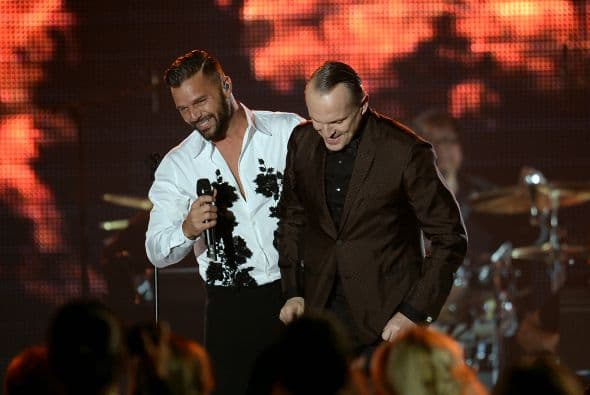 Miguel Bosé la Persona del Año en Latin GRAMMY 2013 fue homenajeado por los grandes de la música. Santiago Cruz, Alex Cuba, Gianmarco, Natalia Lafourcade, Pablo Alborán, Juan Campodónico, Jesse & Joy, Juanes, Illya Kuryaki, Ricky Martin, Laura Pausini, Draco Rosa, Alejandro Sanz, Ximena Sariñana, Julieta Venegas y Carlos Vives, honraron a Bosé.