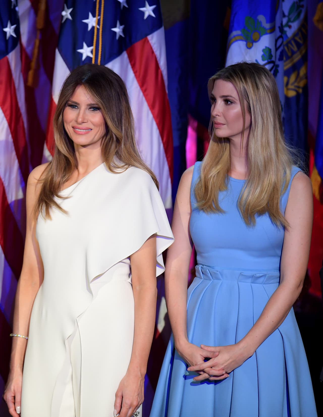 Mucho se ha vaticinado en los medios el papel de Primera Dama que ocupará Ivanka, en lugar de Melania que parece una mujer de más bajo perfil político.
<br>