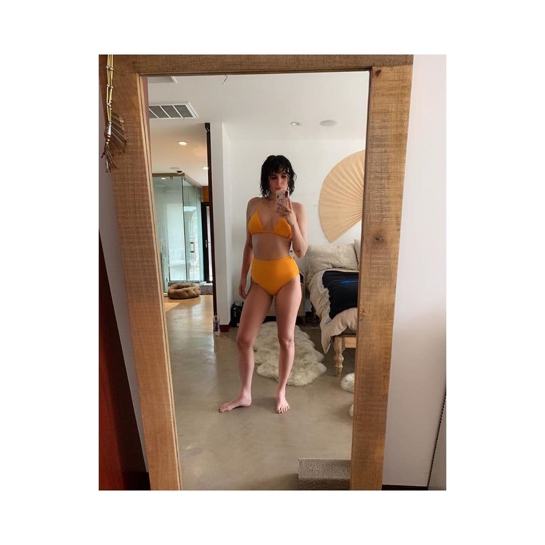 La actriz dijo en una entrevista para
<a href="https://www.huffpost.com/entry/rumer-willis-growing-up-celebrity_n_5d488bb7e4b0acb57fd12baf" target="_blank">HuffPost</a>, cómo fue que enfrentó el acoso por su cuerpo cuando tenía 15 años.