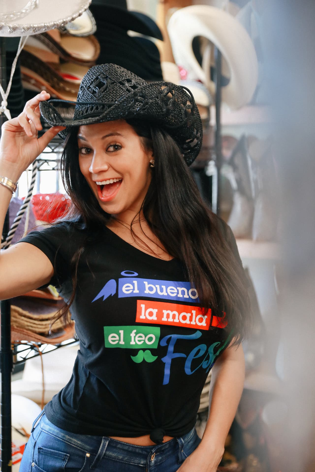 ¡Ajúa! Ya se acerca el último BMF Fest del año y
<b>Carlita</b> anda en busca de su 'look' perfecto para el gran día.