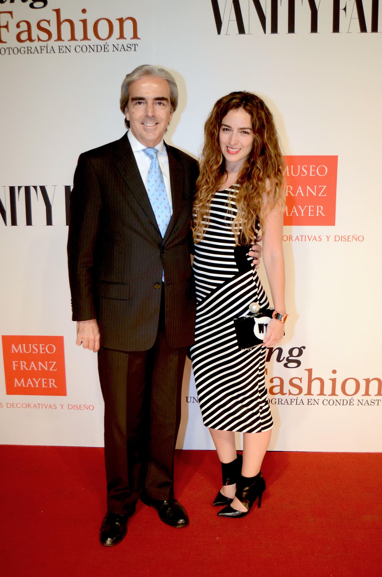 Mientras que Lorenzo Lazo, director del despacho jurídico Alemán Velasco y Asociados, estaba casado en ese momento con Concha de la Mora, relación de la cual nació su hija Lorenza Lazo (foto).