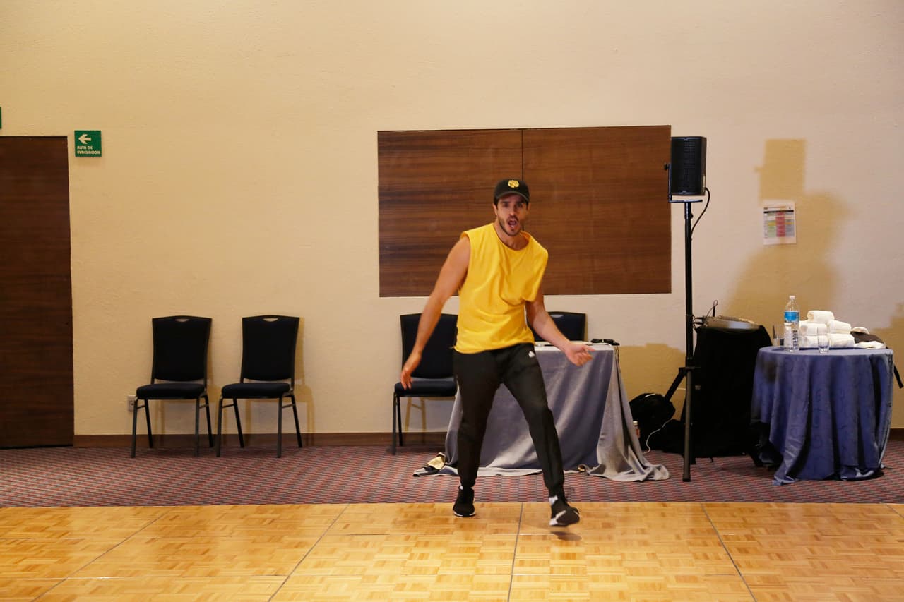 El lunes hizo un paréntesis para grabar una canción.