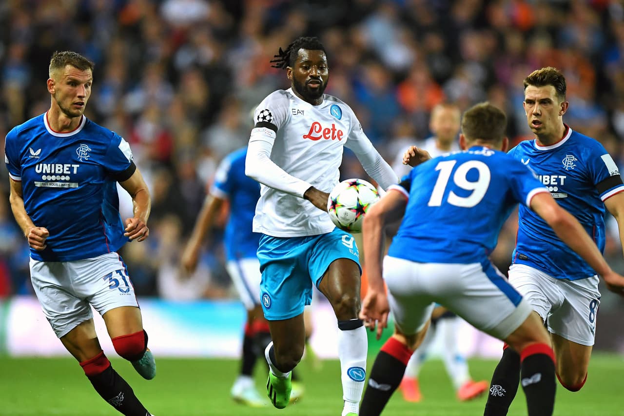 Rangers 0-3 Napoli. Los italianos no extrañaron nada a Hirving Lozano y se fueron de Glasgow con tres puntos y goleada incluida.