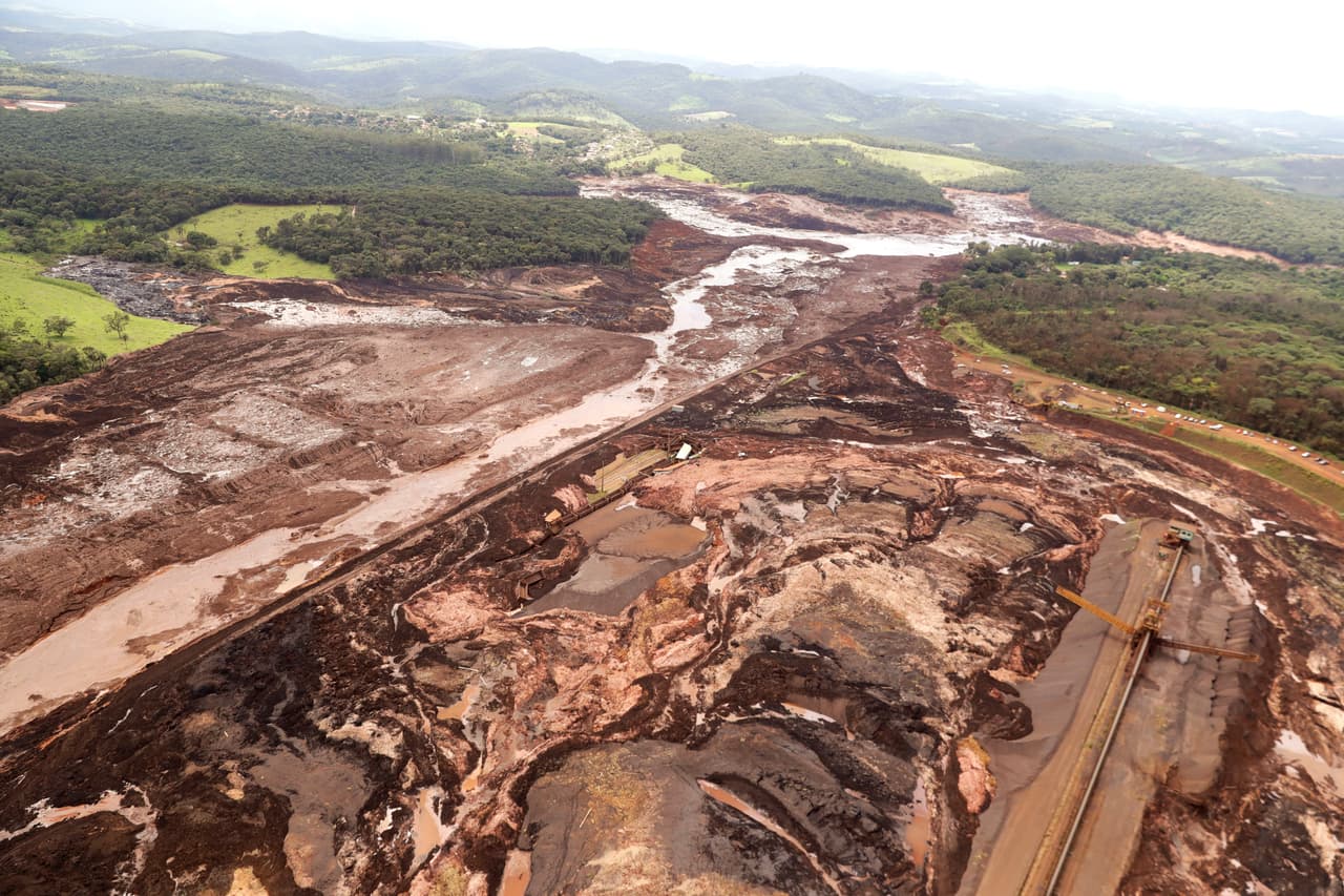 Una vista aérea de la zona colapsada en Brumadinho, Brasil, este sábado.