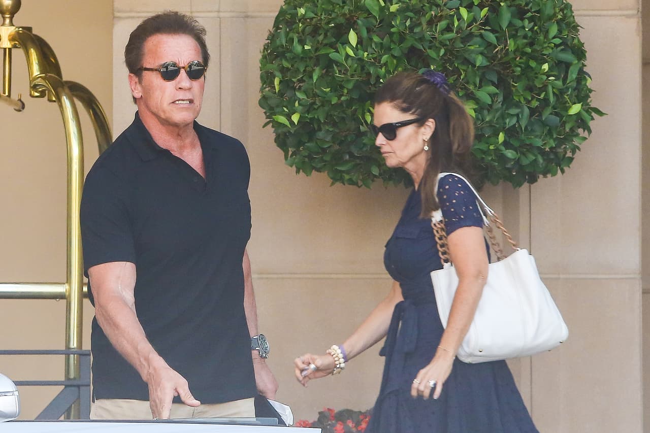 Fue captado muy bien acompañado por su ex-mujer Maria Shriver