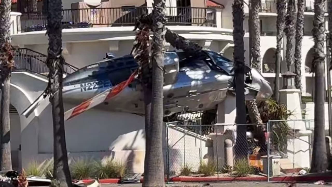 Cámaras captan caída de helicóptero en Huntington Beach; hay cinco heridos