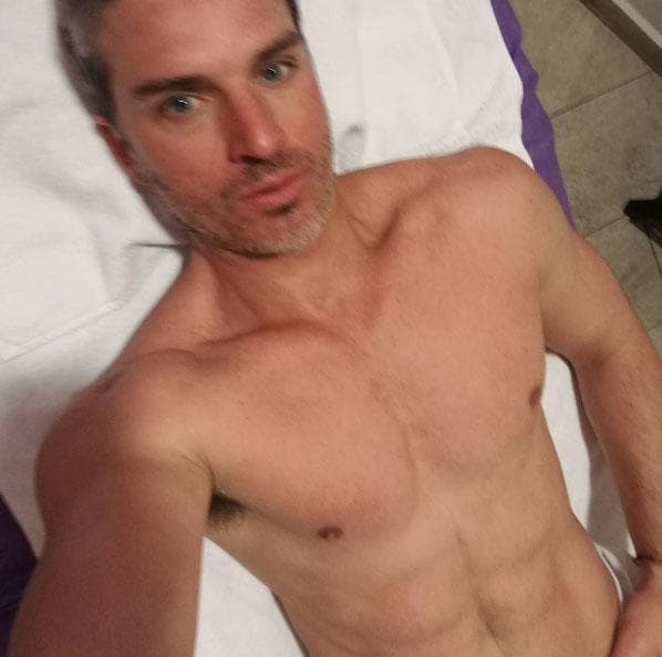 Fumazoni tiene un matrimonio muy sólido con la también actriz Jessica Mas.