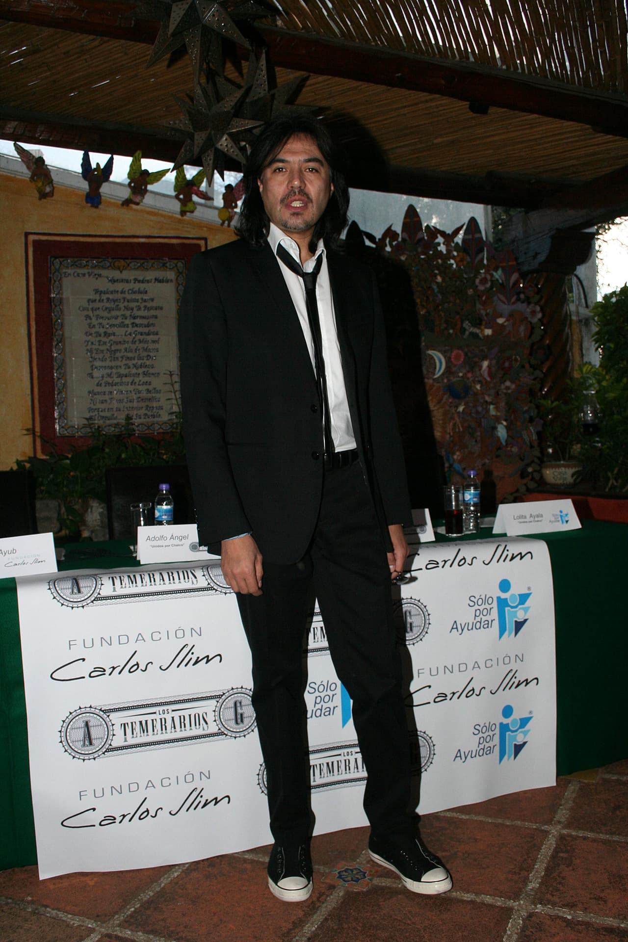 "¿Le puedo contar a Mauricio que 'El Temerario Mayor' anduvo con Alessandra?", cuestionó la madre de Kailani. Inmediatamente Ochmann contestó: "Sí es un tipazo, yo lo conocí", por lo que 
<b>Alessandra reaccionó con risa nerviosa</b>.
<br>