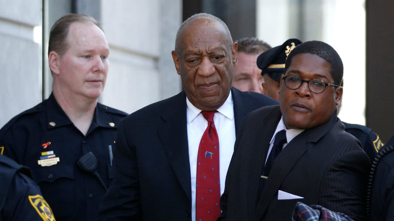 Víctimas de acoso sexual celebran la decisión de declarar culpable al comediante Bill Cosby