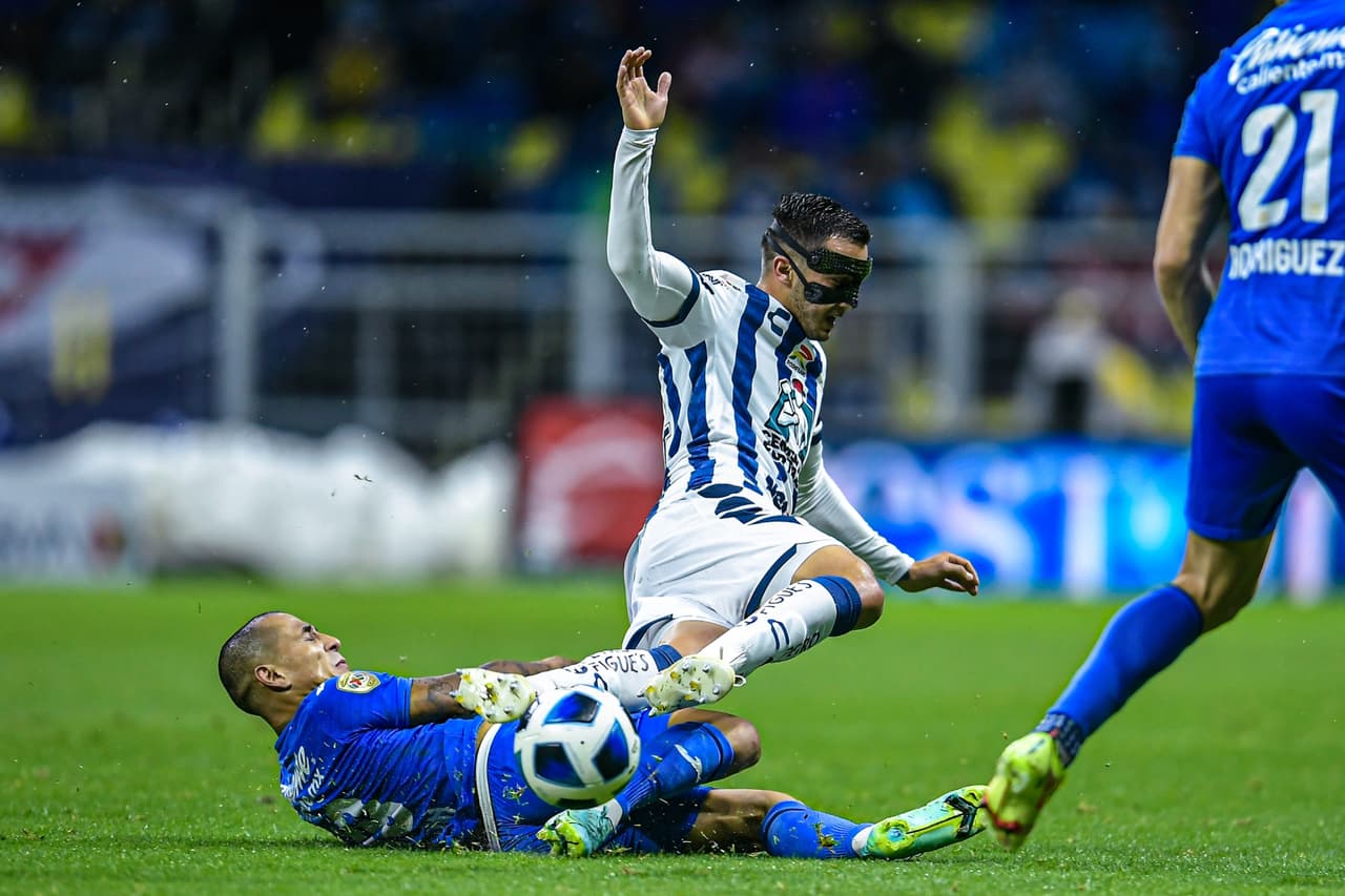 Cruz Azul vino de atrás para rescatar el empate ante los Tuzos del Pachuca.