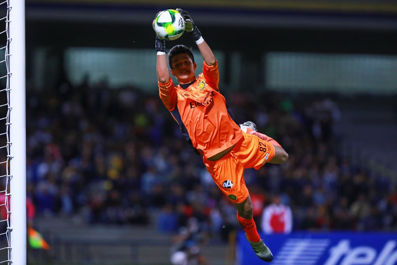 El portero Hernández fue de lo más rescatable de la U de G en el partido, pese a su juventus, mostró mucha solvencia el guardameta universitario.