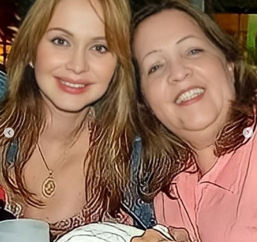 A la actriz le tocó pasar por este dolor a millas de distancia de su madre. Gracias a las telenovelas hispanas en las que ha estado, fue invitada a incorporarse al reality de baile. 
<br>