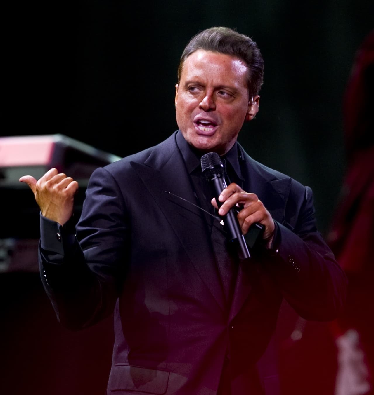 En 2012, 
<b>Luis Miguel</b> durante su presentación en el LIII Festival Internacional de la Canción de Viña del Mar.