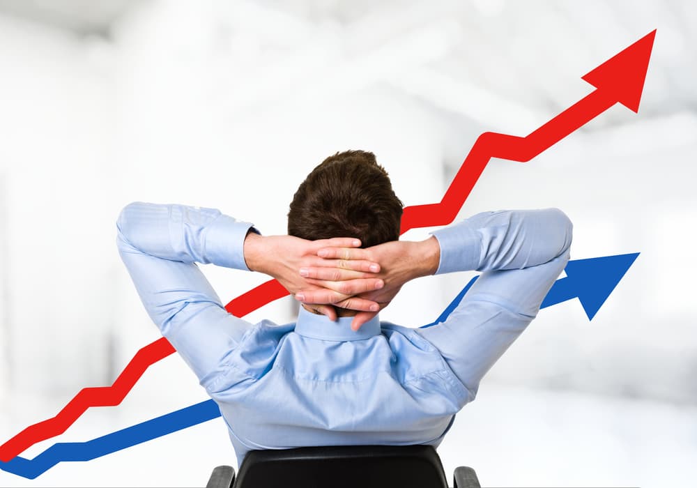 <b>PISCIS</b>
<br>A ti el cuatro de oros te anuncia que habrá reuniones importantes y traslados a otras ciudades ya sea por temas de negocio o por cambios que tengan que ver con dinero y prosperidad.