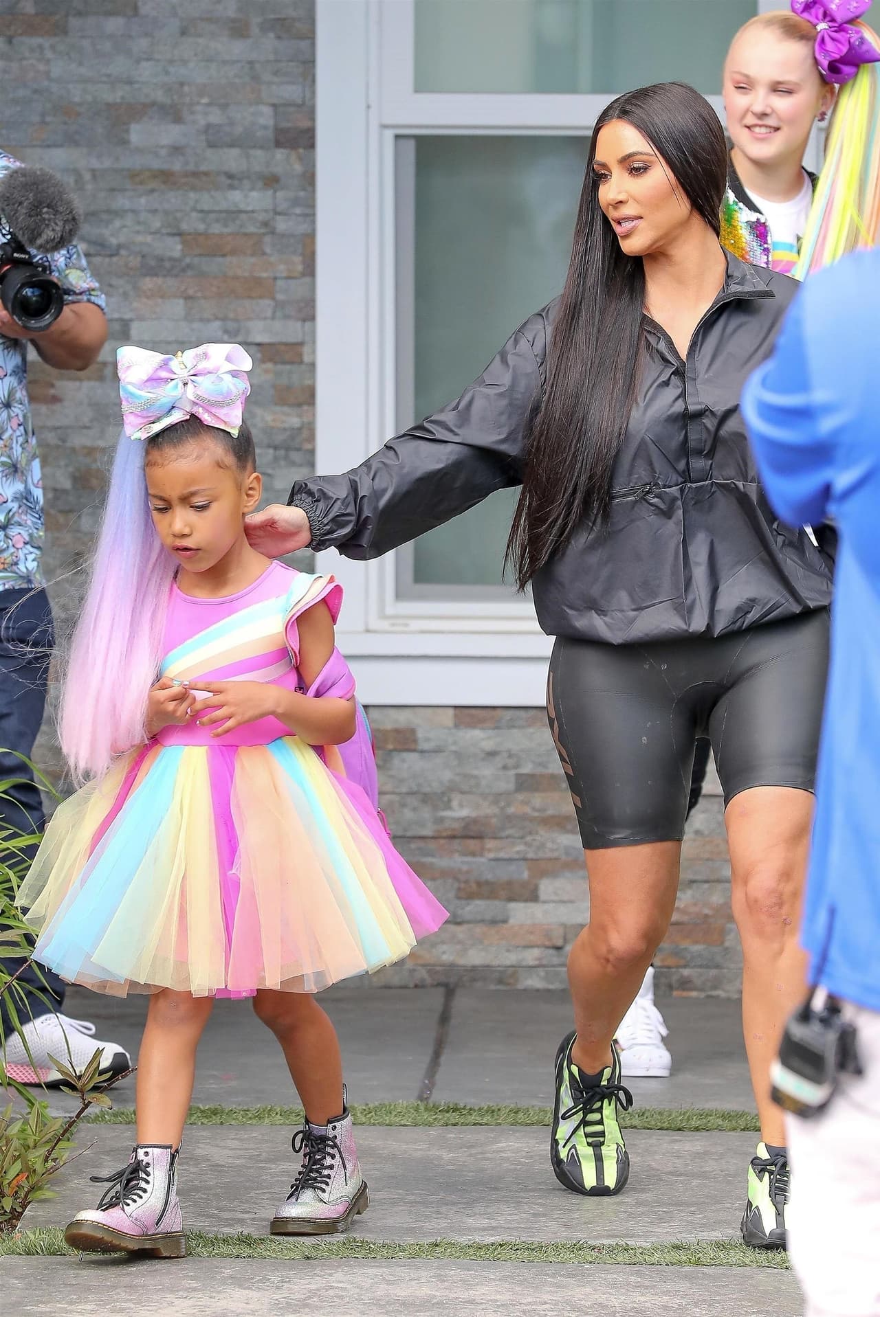 En febrero pasado, North posó por primera ocasión completamente sola para la portada de una revista.