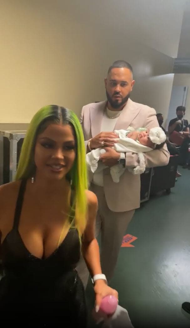 La felicidad de 
<b><a href="https://www.univision.com/temas/natti-natasha" target="_blank">Natti Natasha</a> </b>y 
<b><a href="https://www.univision.com/temas/raphy-pina" target="_blank">Raphy Pina</a></b> se vio interrumpida por la difusión de una trágica noticia falsa alrededor de ellos. 
<br>