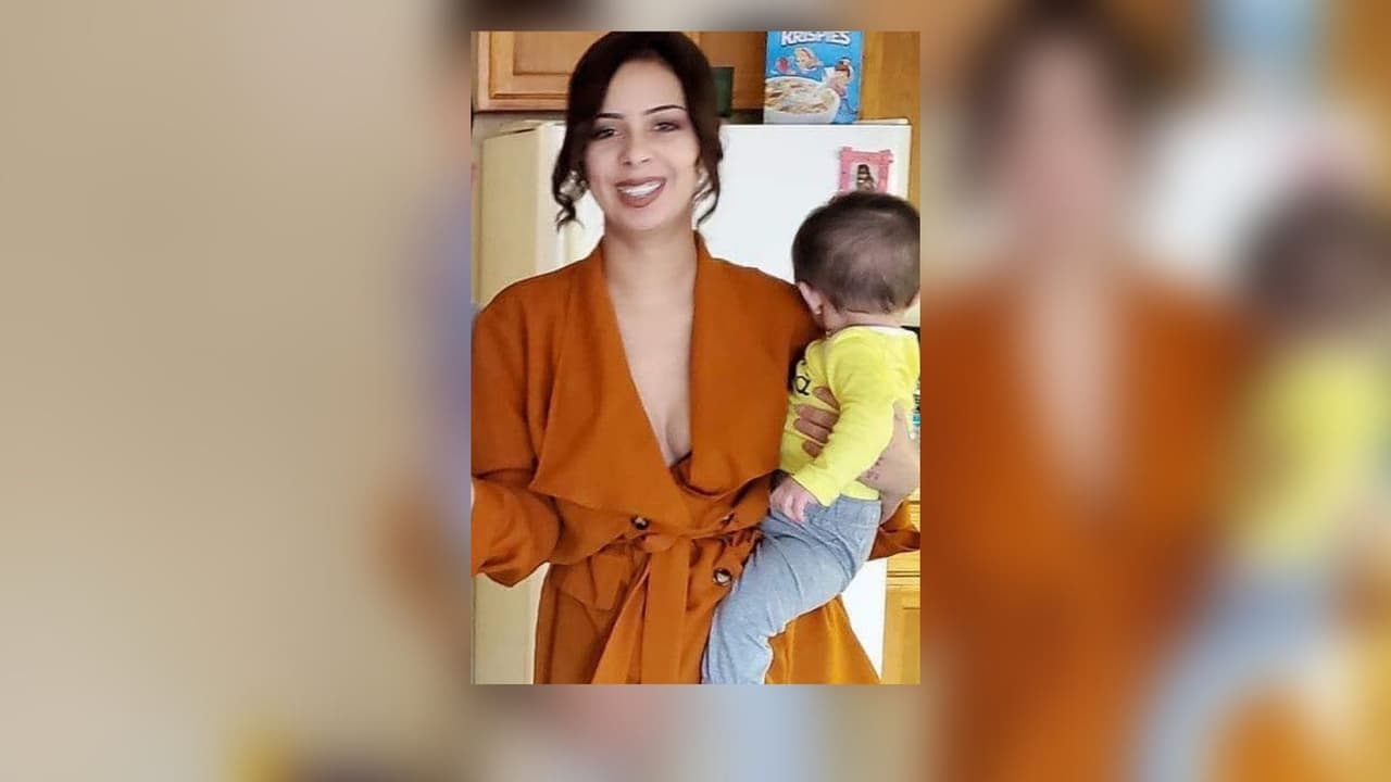 <b>Kathryn Beasley</b>, conductora del vehículo, fue trasladada en avión al Hospital Erlanger en Chattanooga, donde murió a causa de sus heridas.
<br>
<br>Beasley era madre de dos hijos pequeños,
<a href="https://www.gofundme.com/f/9hyjn6-funeral-expenses?utm_source=facebook&utm_medium=social&utm_campaign=p_cp%20share-sheet&fbclid=IwAR12uvHUlFohNauic1tLnuxV5SB9VqPi3OsoB7mtKD4ByQw7K0hXnSbLA0I" target="_blank">según una página de GoFundMe</a> creada para ayudar a su familia.