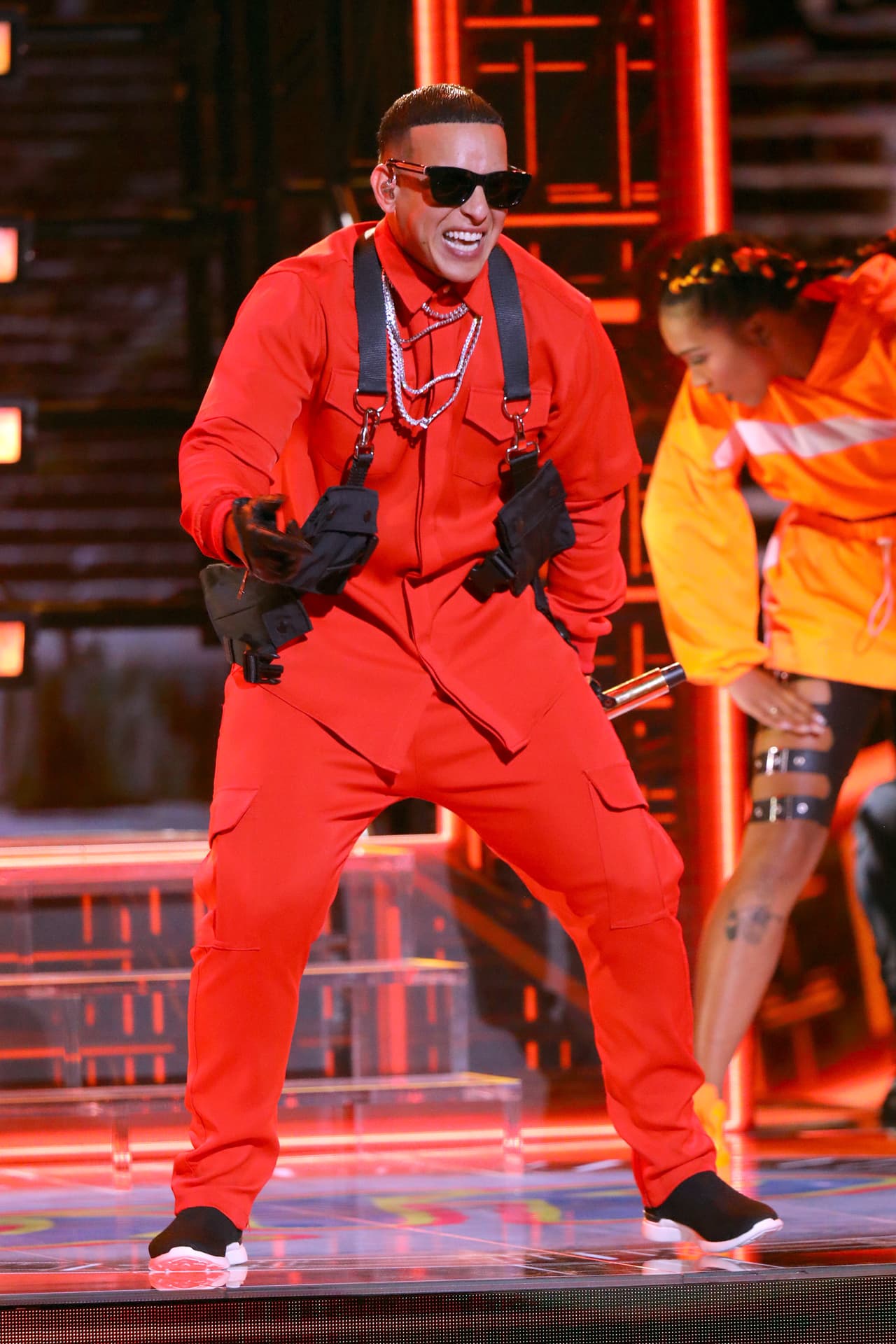 A su par, un congresista colombiano presentó un proyecto de ley para censurar el género urbano.