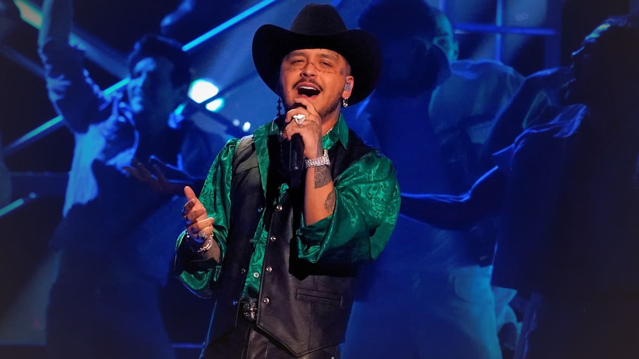 Niegan visa a músicos de Christian Nodal, ¿se cancelarán sus shows en Estados Unidos?