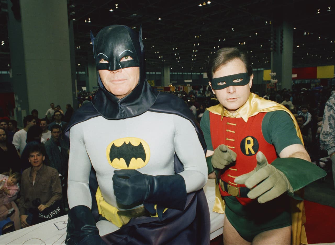 Los actores Adam West y Burt Ward, Batman y Robin, en una foto de 1989.