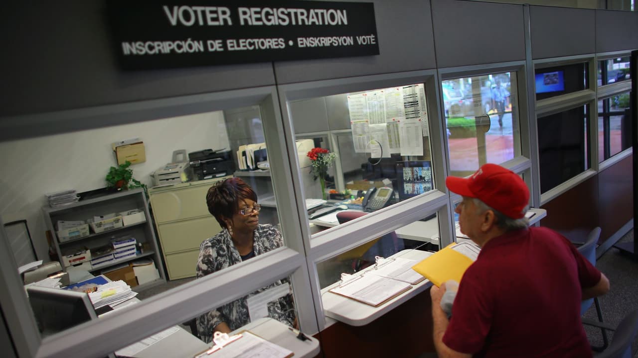 Conoce la fecha límite para registrarte para votar en las elecciones de noviembre en el condado de Harris