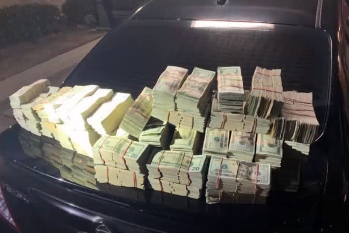 Más de 600,000 dólares en efectivo le fue decomisada a esta célula del Cartel de Sinaloa.