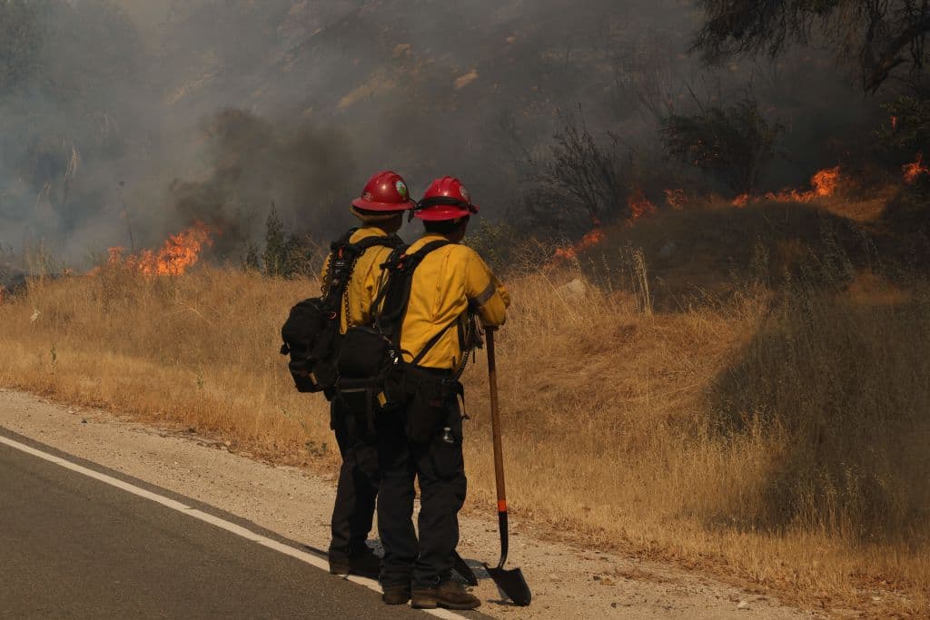 Unas 13 millas separan los incendios de Agua y Víctor. Por el momento no se han ordenado desalojos ni reportado pérdida de propiedades.
